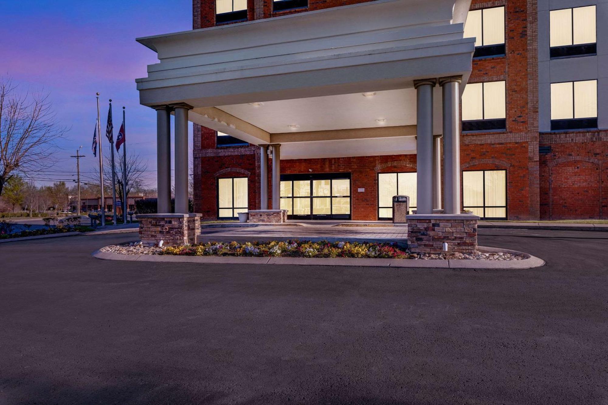Comfort Hotel Murfreesboro