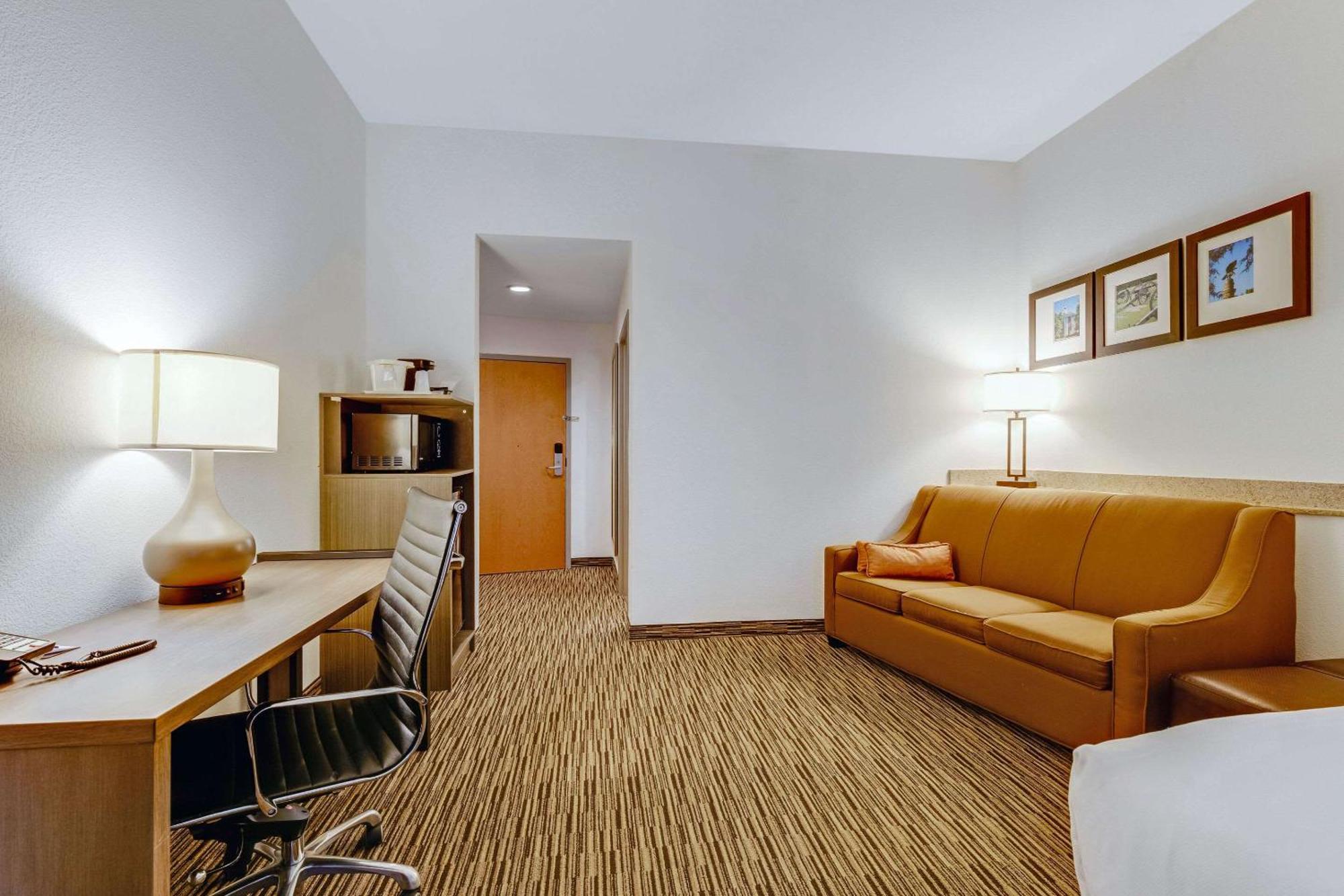 Comfort Hotel 3*