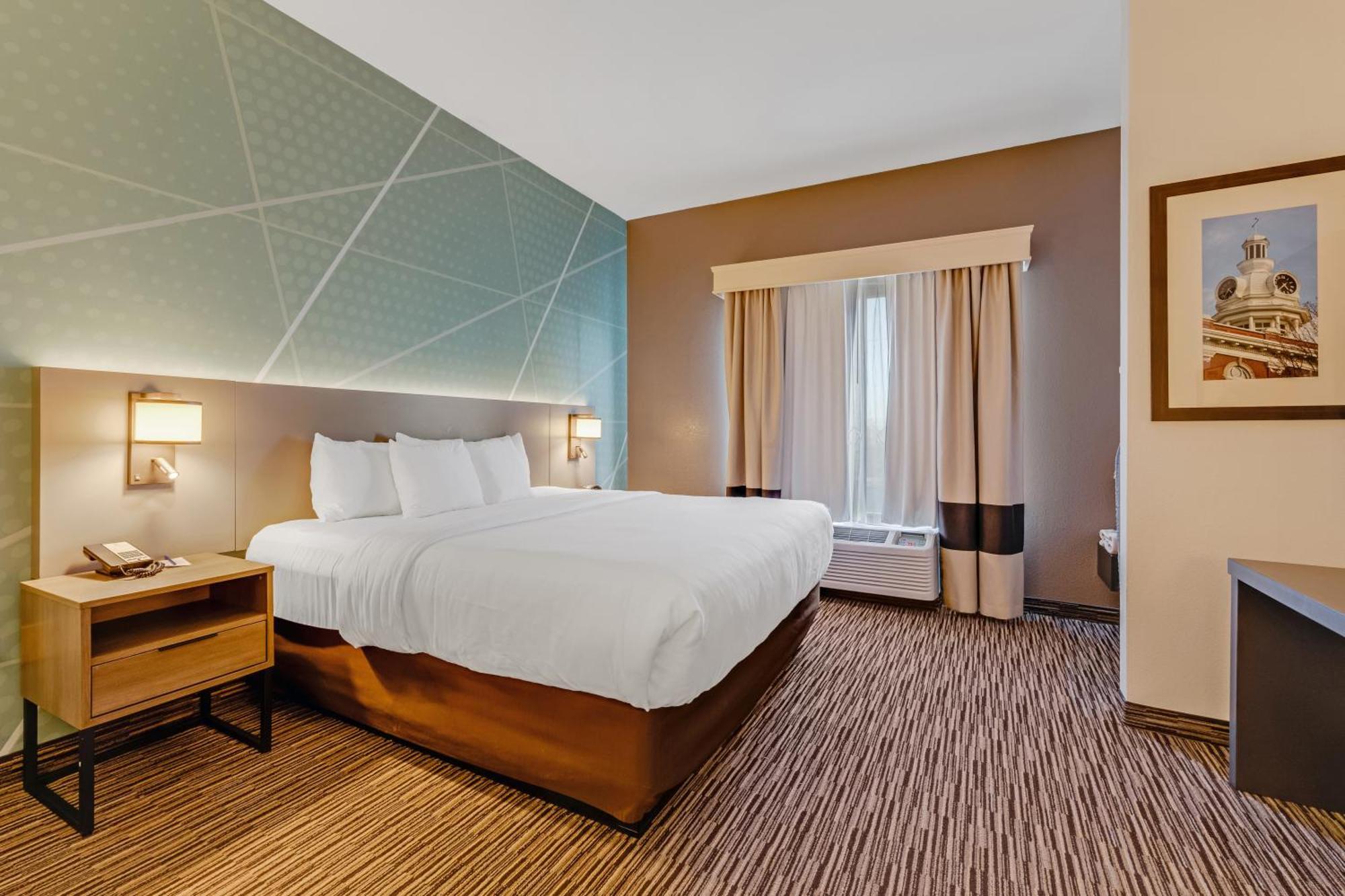 Comfort Hotel 3*